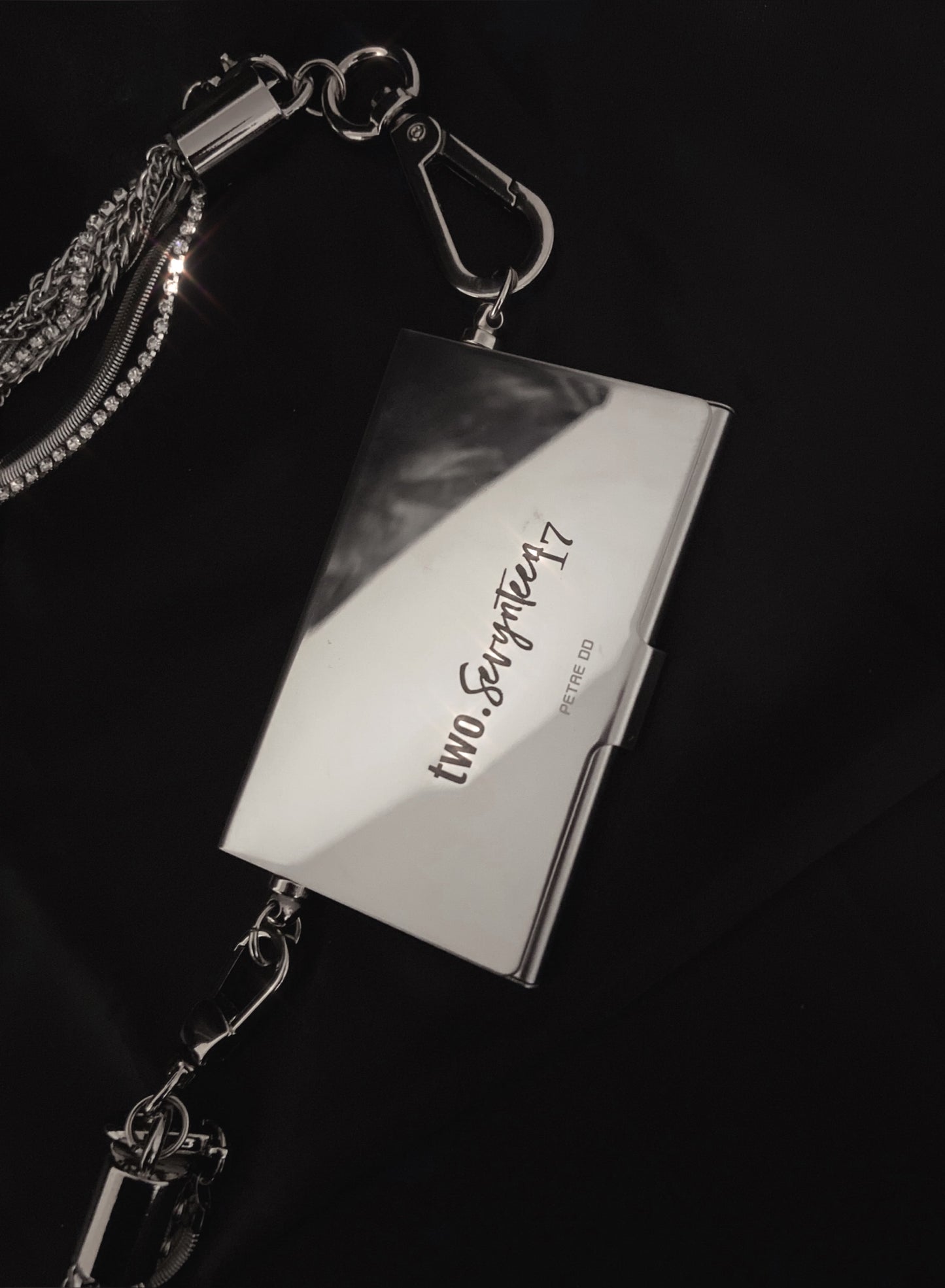Mirrored Chain Petre Card Holder